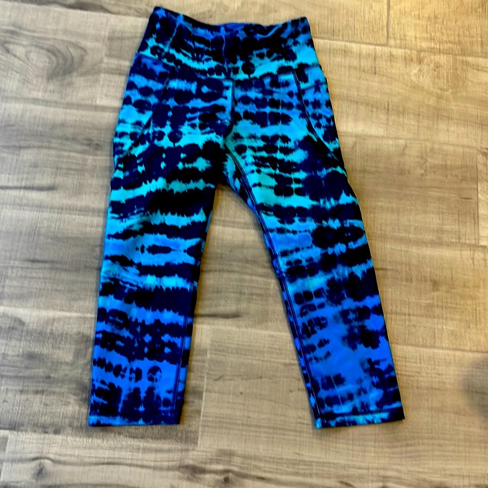 Old Navy elevate cropped leggings